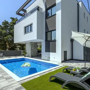 Ema With Private Heated Pool Villa